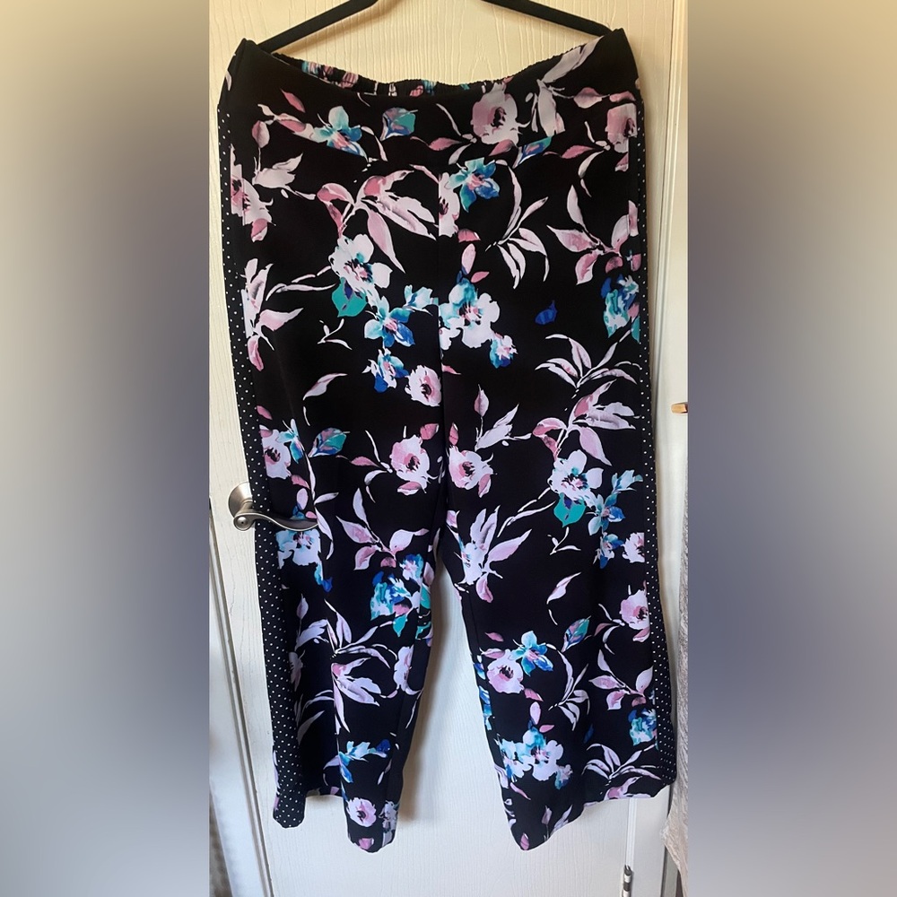 Lane Bryant The Allie black Floral w/polka dots wide-leg pull on pants, pockets